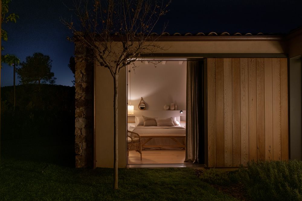 View of the bedroom from outside, photo: Stella Rotger // Styling: Maria Algara